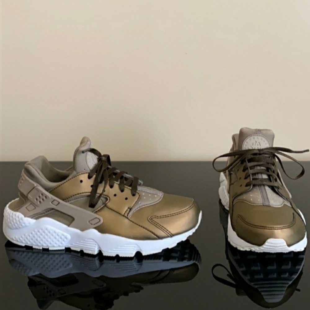 Nike Women’s Air Huarache ‘Khaki’ FITS SIZE 6